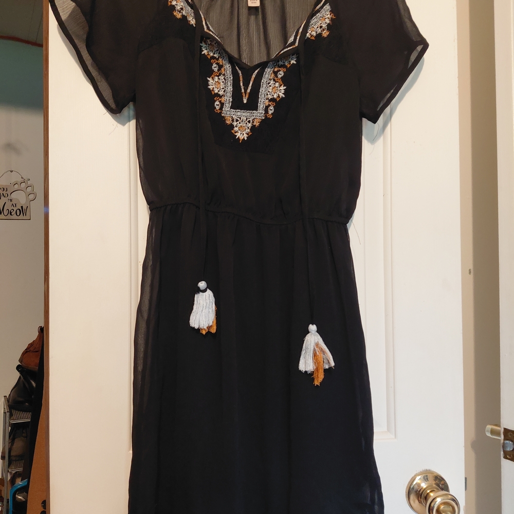 Knox Rose Black Dress with Embroidered Details